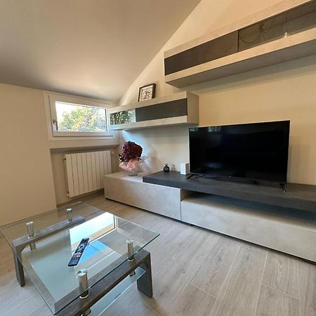 Mansarda G.A. Apartment กลูโซเน ภายนอก รูปภาพ